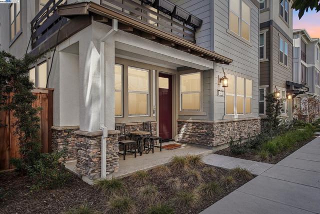 Image 3 of 60 For 37450 Watersail Way