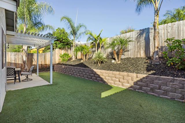 10366 Rancho Carmel Dr, San Diego CA: https://media.crmls.org/mediaz/4bc44353-3743-401e-a57b-8ae8b621627f.jpg