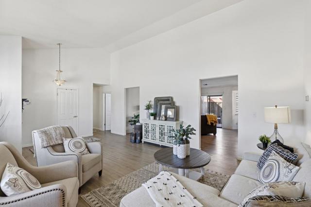 1680 El Camino De Vida, Hollister CA: https://media.crmls.org/mediaz/4bc46ba6-9c80-4e61-8f75-5fe15ac7736d.jpg