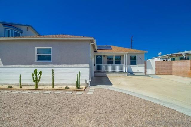 3484 Armstrong St, San Diego CA: https://media.crmls.org/mediaz/4bc5cea3-f628-4291-af4d-dfe4177805c2.jpg