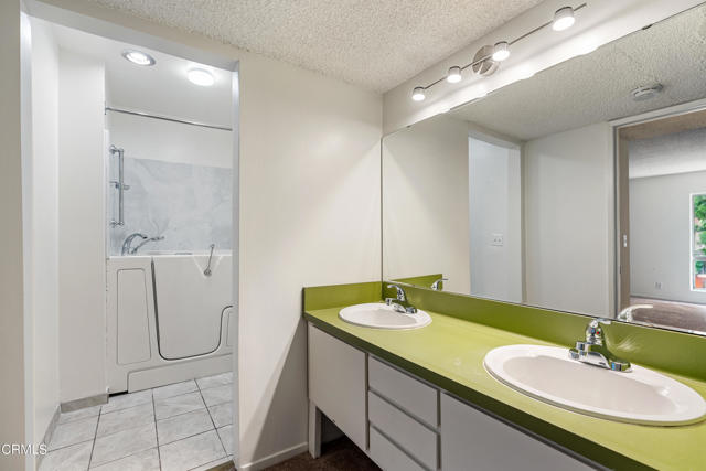 Detail Gallery Image 11 of 20 For 1127 E Del Mar Bld #233,  Pasadena,  CA 91106 - 1 Beds | 1 Baths