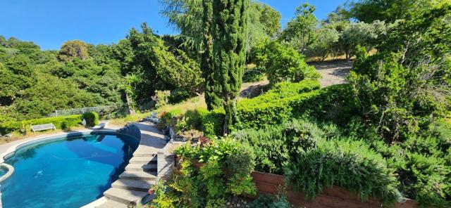 125 Drysdale Drive, Los Gatos CA: https://media.crmls.org/mediaz/4bc6b684-7782-4ea4-876c-e7e20bcd2b4c.jpg