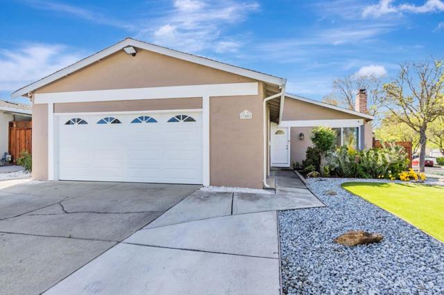 305 Vineyard Drive, San Jose CA: https://media.crmls.org/mediaz/4bc6f1d3-00d3-46af-8689-d7188af4816e.jpg