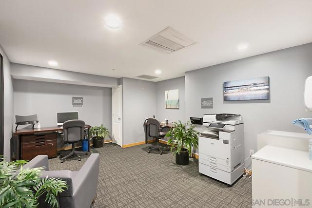 850 Beech St, San Diego CA: https://media.crmls.org/mediaz/4bc734b9-0b21-40d3-944c-221c50b0a758.jpg