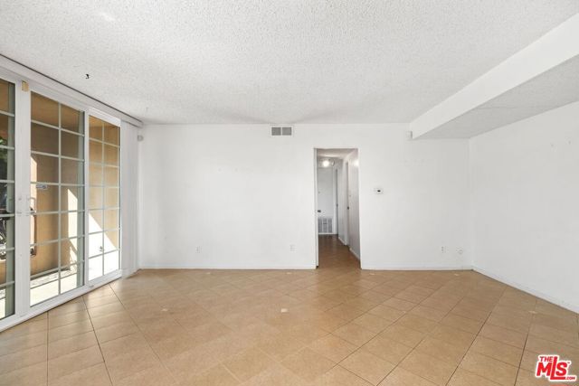 3900 Lenawee Avenue, 6 photo 5