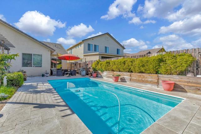 1667 Santana Ranch Drive, Hollister CA: https://media.crmls.org/mediaz/4bc9bdd6-1a37-4b21-8e56-76f163780346.jpg