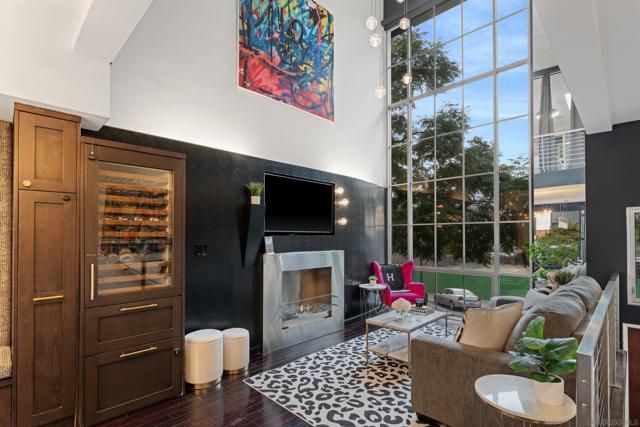 1521 Kettner Blvd, San Diego CA: https://media.crmls.org/mediaz/4bc9f510-4399-40e2-b1d2-eb583f67e88c.jpg