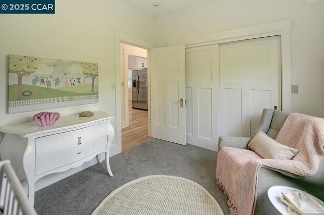 1039 Elsinore, Oakland CA: https://media.crmls.org/mediaz/4bcac4be-da34-4715-b384-238c26fdf070.jpg