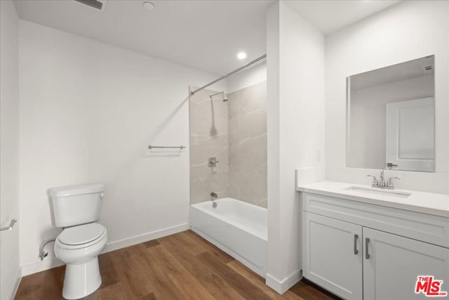 1041 N Cummings Street, Los Angeles CA: https://media.crmls.org/mediaz/4bcb2982-c04e-4559-bd0a-339e27630508.jpg