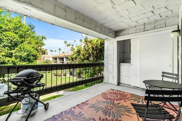 5265 E Waverly Drive, Palm Springs CA: https://media.crmls.org/mediaz/4bcb4356-7bc8-4cb2-b57c-44168c4acc32.jpg