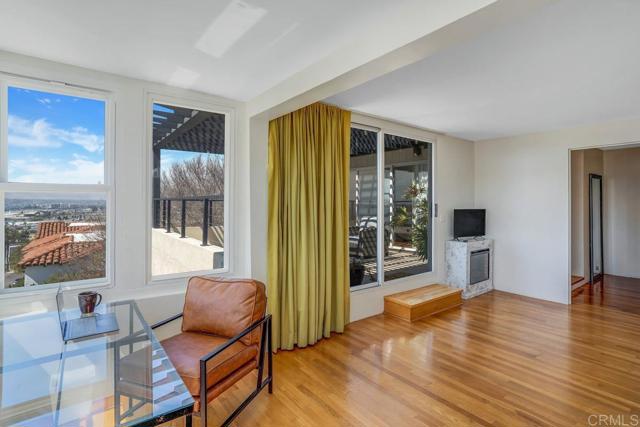 2204 2206 Albatross Street, San Diego CA: https://media.crmls.org/mediaz/4bcb569e-857d-447a-9ac1-e4b126476e5b.jpg