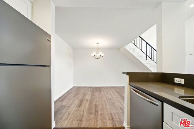 6212 FULTON Avenue, Van Nuys CA: https://media.crmls.org/mediaz/4bcb822c-6947-4b2e-9011-c0314c298740.jpg