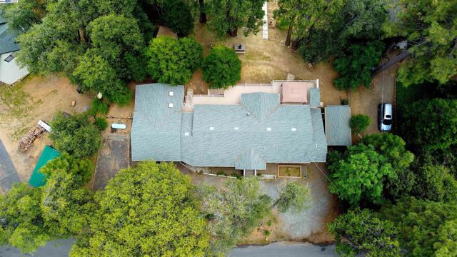 23357 Middle Camp Rd, Twain Harte CA: https://media.crmls.org/mediaz/4bcc528d-1562-467d-8c2d-13b55ac1d73b.jpg