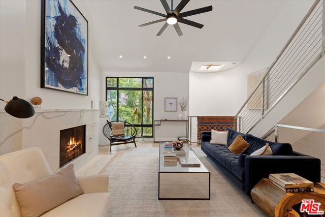 2108 Neilson Way, Santa Monica CA: https://media.crmls.org/mediaz/4bcc7d7f-a2c0-4297-937b-1eeff1253b87.jpg