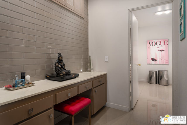 2324 Camino Vida, Palm Springs, CA 92264