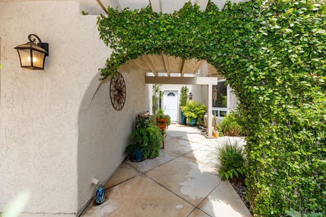 2708 Grove Ave, Carlsbad CA: https://media.crmls.org/mediaz/4bcce7e3-36db-4a2b-80b0-8db8bbcfd46c.jpg
