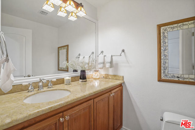 801 Ocean Avenue, Santa Monica CA: https://media.crmls.org/mediaz/4bcd3bf4-86db-4dc1-9005-132c2af48062.jpg