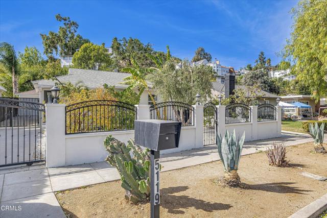 Detail Gallery Image 3 of 30 For 5119 Canoga Ave, Woodland Hills,  CA 91364 - 3 Beds | 1 Baths