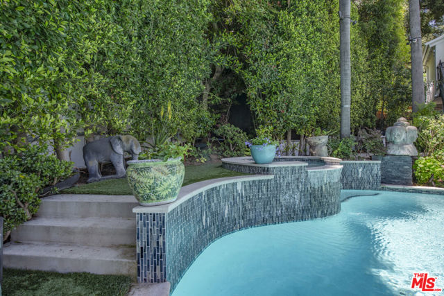 2241 Betty Lane, Beverly Hills CA: https://media.crmls.org/mediaz/4bcee4d2-eb7b-48a5-92ef-35c89f16fbb0.jpg