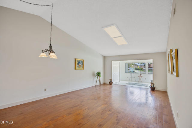 31310 village 31, Camarillo CA: https://media.crmls.org/mediaz/4bcff2f3-2463-4504-b367-d8dba3c88fe7.jpg