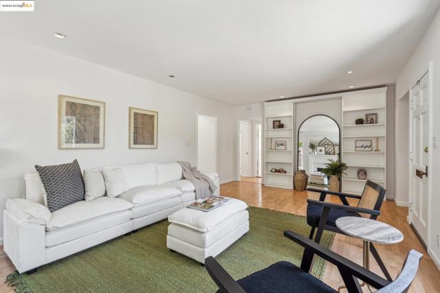 30 Benson Ave, Vallejo CA: https://media.crmls.org/mediaz/4bd056af-8c4c-45d9-9a74-69d4c6ae4567.jpg