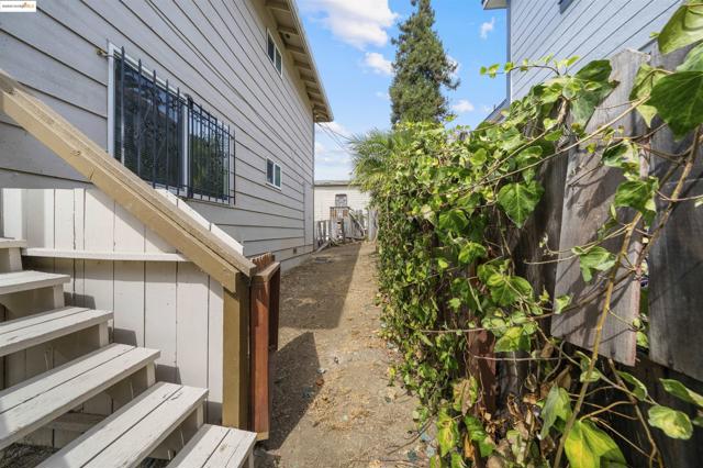100 Carolina St, Vallejo CA: https://media.crmls.org/mediaz/4bd067a1-3e41-443b-b305-5feaa4b24428.jpg