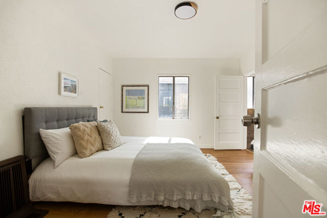 4803 Gambier Street, Los Angeles CA: https://media.crmls.org/mediaz/4bd08795-0a0f-4a54-b4f6-5c3ce64970a4.jpg