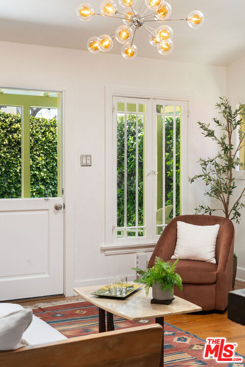 2311 Glencoe Avenue, Venice CA: https://media.crmls.org/mediaz/4bd09860-1868-44fa-a695-24369222c4fe.jpg