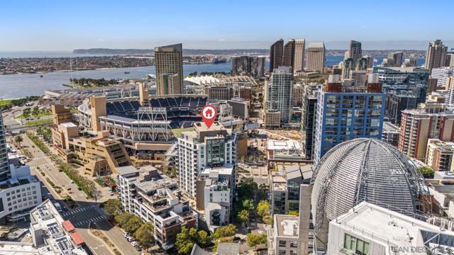 253 10Th Ave, San Diego CA: https://media.crmls.org/mediaz/4bd0a647-b31e-42f1-a195-5a3527c9021e.jpg
