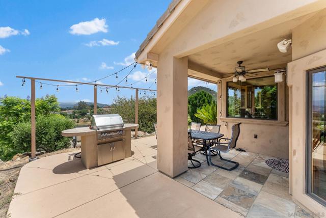 12443 Mirar De Valle, Valley Center CA: https://media.crmls.org/mediaz/4bd0c5ff-d0f6-4794-80c8-4e5a32aca8c4.jpg