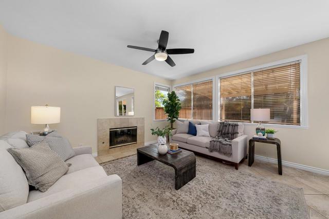 6789 Camino De Amigos, Carlsbad CA: https://media.crmls.org/mediaz/4bd12e7c-f592-4d54-9df0-63490043eaaf.jpg