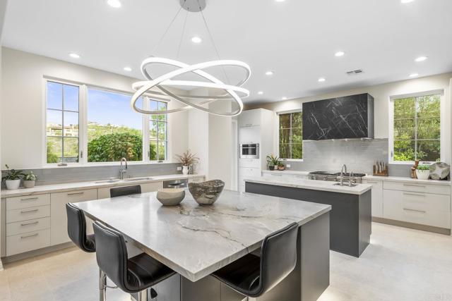 Detail Gallery Image 8 of 54 For 8318 the Landing Way, San Diego,  CA 92127 - 4 Beds | 4/2 Baths