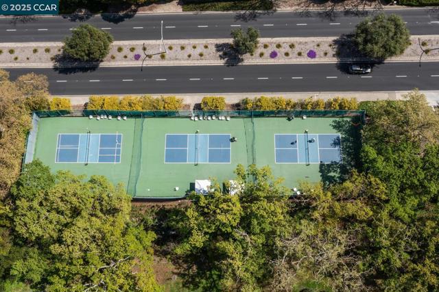 1244 Singingwood Ct., Walnut Creek CA: https://media.crmls.org/mediaz/4bd1a628-5aad-4d90-8880-a39129375e3c.jpg
