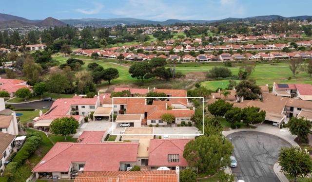 17476 Plaza Cerado, San Diego CA: https://media.crmls.org/mediaz/4bd20354-30b6-4a74-91c1-57f8bb23e31a.jpg