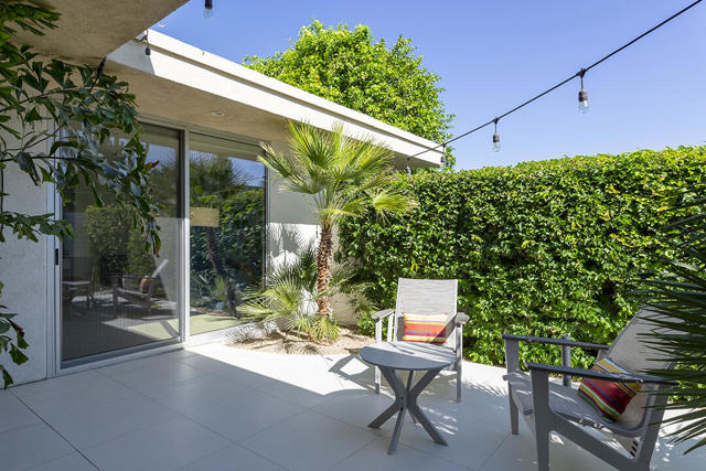 318 Desert Lakes Drive, Palm Springs, CA 92264