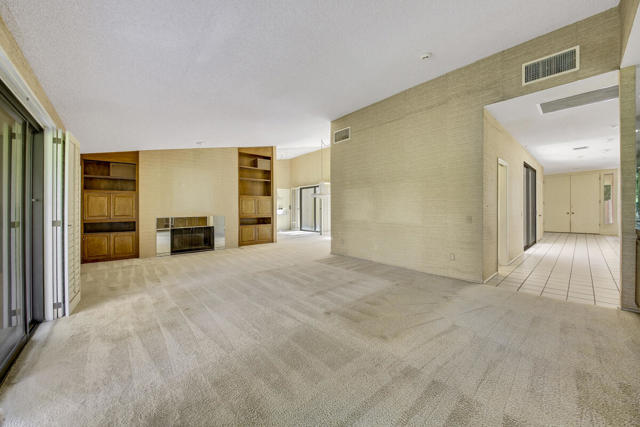 25 LIVING MLS
