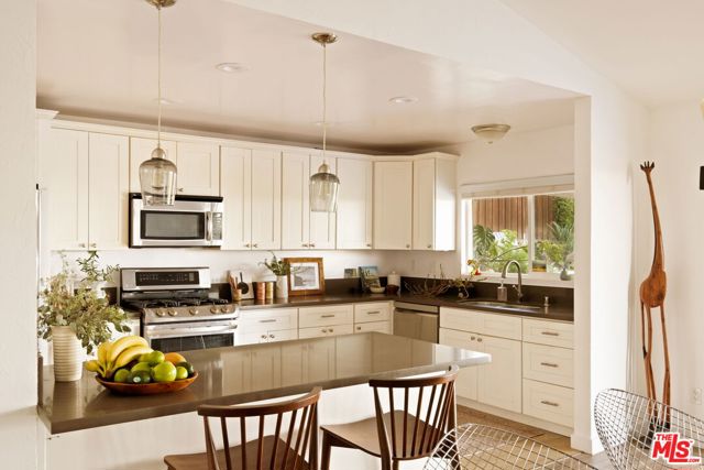 23699 Sandalwood Street, West Hills CA: https://media.crmls.org/mediaz/4bd292db-28ab-4cfc-b8f9-5c46abff08f7.jpg