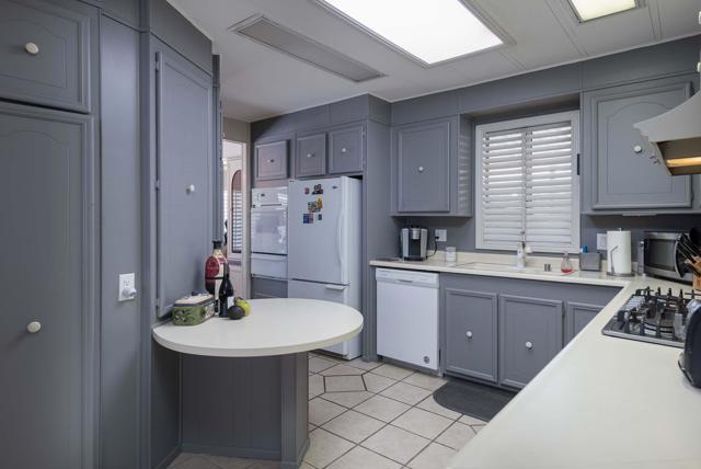 181 Zacharia Drive, Cathedral City CA: https://media.crmls.org/mediaz/4bd2e19b-a715-48bd-9743-f0f9564009ec.jpg
