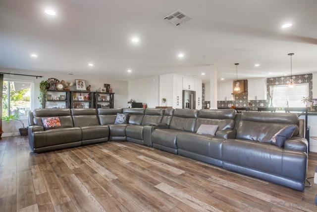 2035 Camino Cantera, Vista CA: https://media.crmls.org/mediaz/4bd2e996-0650-491c-bdd0-8236906ae309.jpg