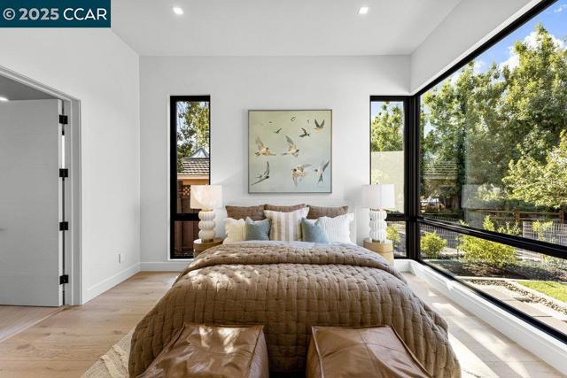 720 Laurel Dr, Walnut Creek CA: https://media.crmls.org/mediaz/4bd3b9d5-ecff-46af-aa2f-095a8e501187.jpg
