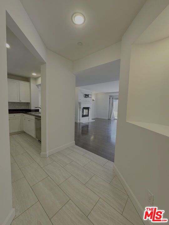 1522 Amherst Avenue, Los Angeles CA: https://media.crmls.org/mediaz/4bd3effa-e43f-4ff0-9149-56c1e7622b8b.jpg