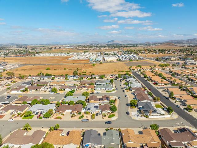 27367 El Cajon Lane, Menifee CA: https://media.crmls.org/mediaz/4bd42c06-3041-434d-b34b-921f904ab7ac.jpg