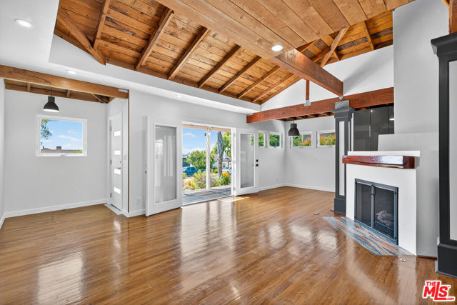 2121 Marine Street, Santa Monica CA: https://media.crmls.org/mediaz/4bd49c62-fbb6-4229-9139-4788f6b80e63.jpg