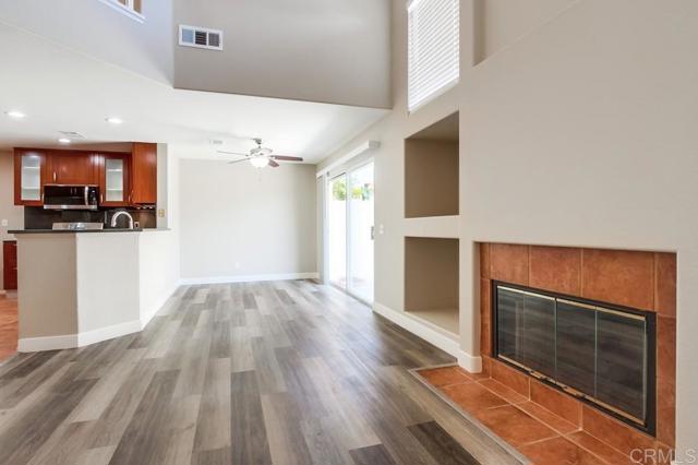 4620 Los Alamos Way, Oceanside CA: https://media.crmls.org/mediaz/4bd4d2a8-b8a0-46f2-acf4-c3b9430b4473.jpg