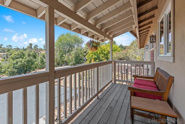 11249 Valle Vista Rd, Lakeside CA: https://media.crmls.org/mediaz/4bd4de64-296b-44ce-bb67-35747d9b1932.jpg