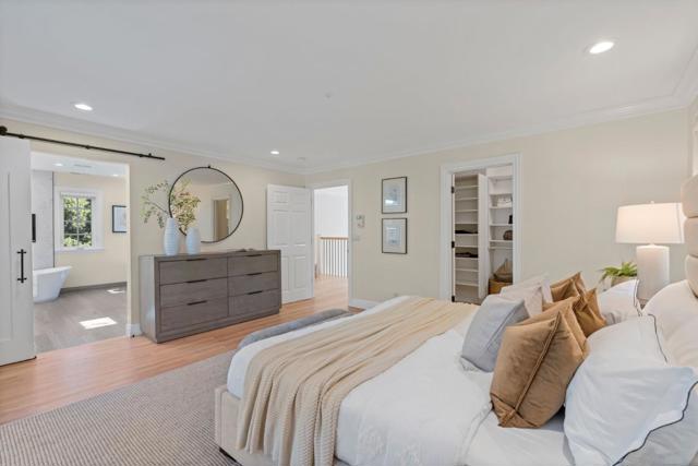 739 Oak View Way, Redwood City CA: https://media.crmls.org/mediaz/4bd5f3f1-e001-4a63-9d03-ae2b38131bc3.jpg