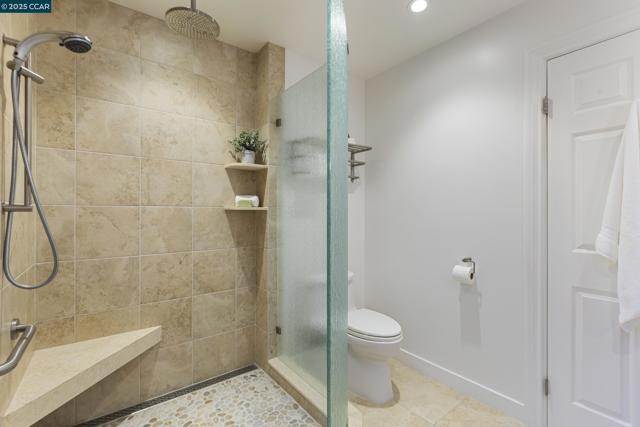 25 Watchwood Ct, Orinda CA: https://media.crmls.org/mediaz/4bd65c22-c24d-491c-9066-6c877ce2ff09.jpg