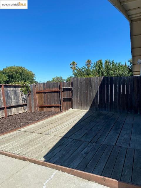 137 El Dorado Dr, Pittsburg CA: https://media.crmls.org/mediaz/4bd67bd9-bde5-42dc-8b4a-4ad101d91a6b.jpg