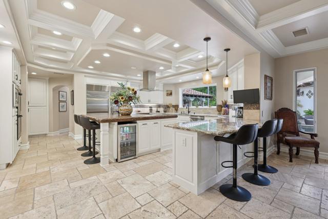 13371 Summit Cir, Poway CA: https://media.crmls.org/mediaz/4bd6a2ab-7edd-4e85-a4fd-90624d11ec39.jpg