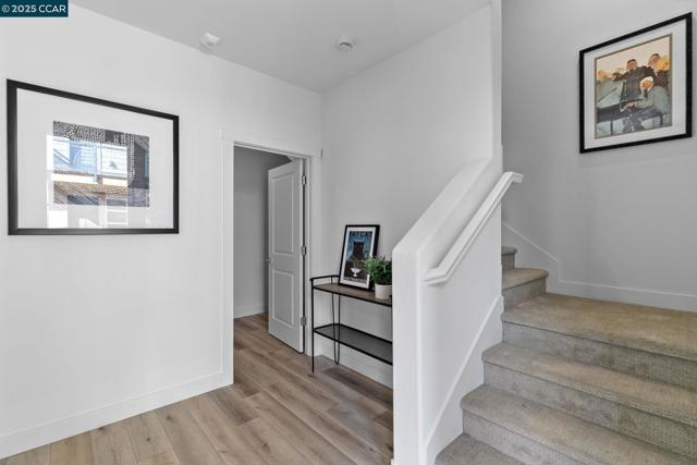 27276 Cosmo Ct, Hayward CA: https://media.crmls.org/mediaz/4bd714d7-7666-4401-8dbe-5c3b552997a9.jpg